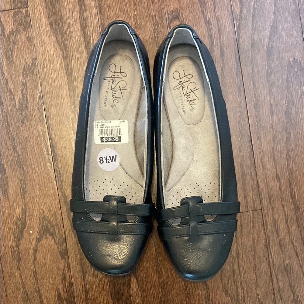 Life Stride Black Loafers with Classic Round Toe